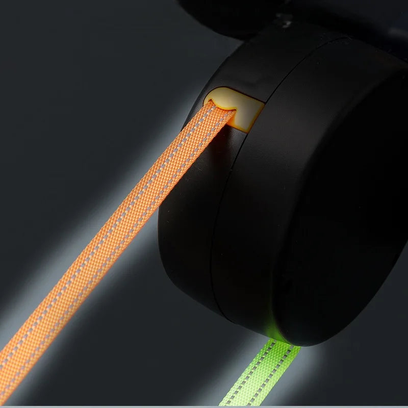 Experience Hassle-Free Walks with Our Ultimate Retractable Dual Dog Leash Featuring LED Light and Tangle-Free Design!