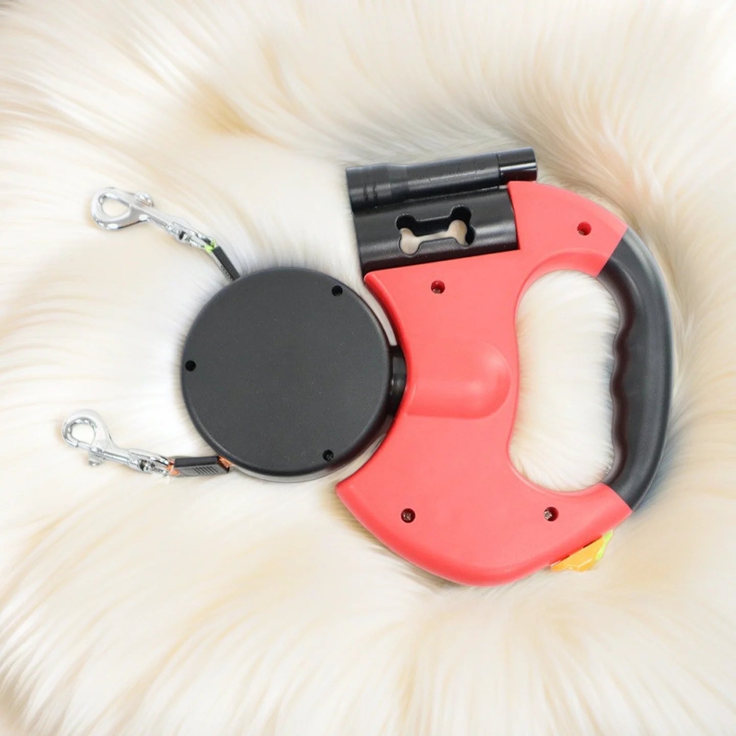Experience Hassle-Free Walks with Our Ultimate Retractable Dual Dog Leash Featuring LED Light and Tangle-Free Design!